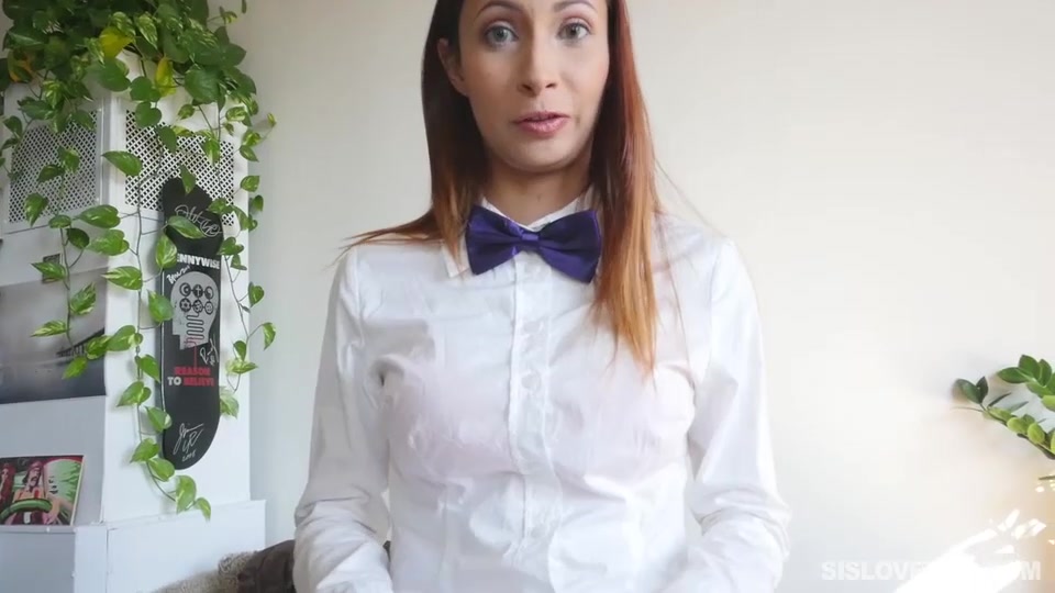 Jade Jantzen's Step Sister Fucks Her with Magic Tricks