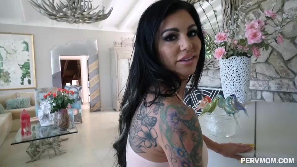 Melissa Lynn Fucks Her Stepmom's Tight Pussy