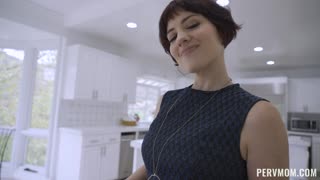 Big Tits STEPMOM Jessica Ryan Toys Her Pussy Secretly While Spying On STEPSON's Sweaty Workout