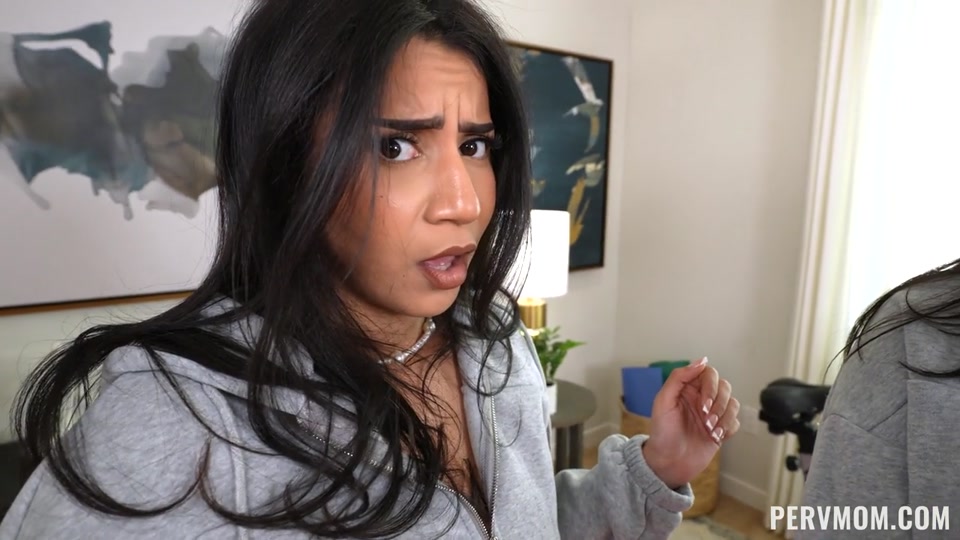 Stepmom and Stepsis Favor Turns into Hot Threesome