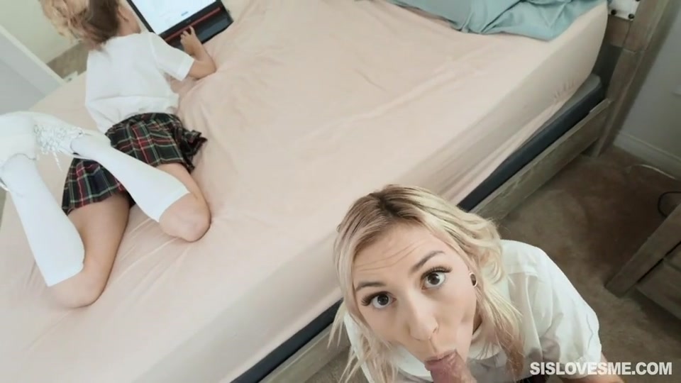 Chloe & Riley: Stepsis Spread Legs, Show Off Boobs