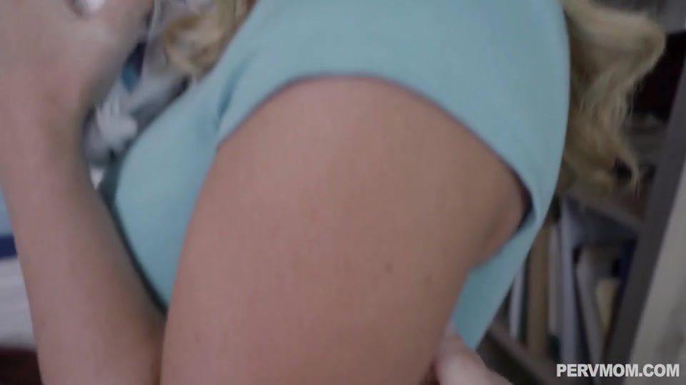 Stepmom Janna Hicks Fucks Hard