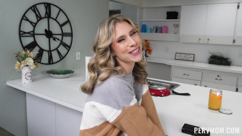 Anya Olsen's Stepmom Boobs & Horny Handjob