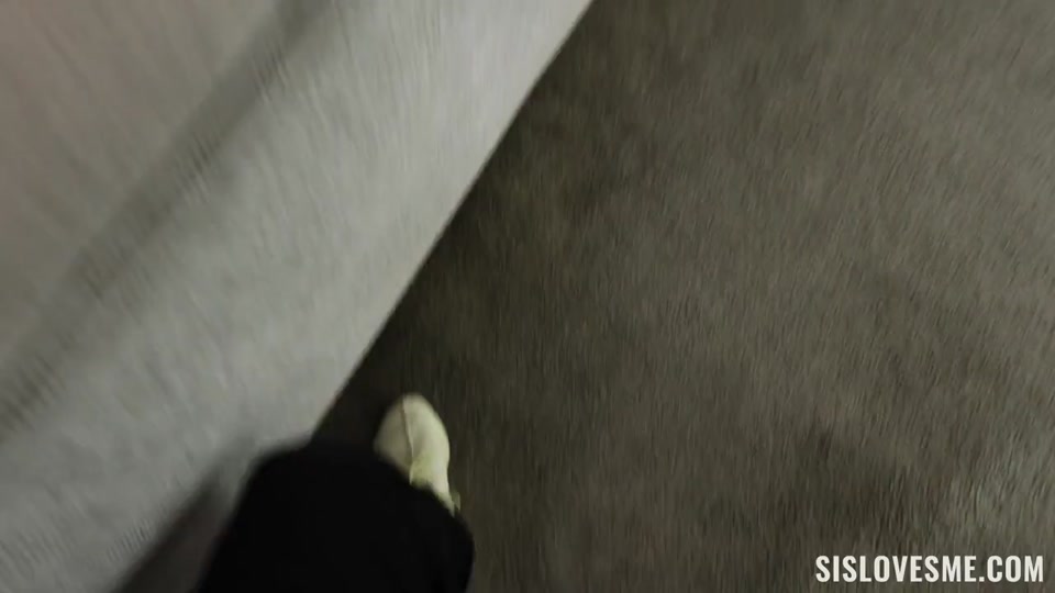 Chloe Rose's Wet Yoga Pants: Stepsister's Ass Fucked