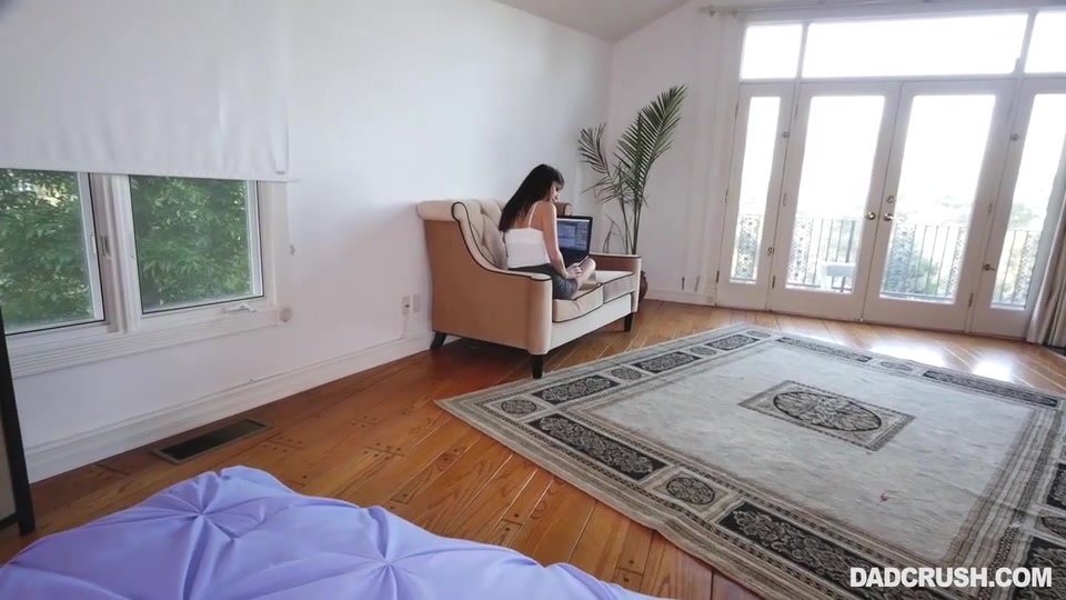 Victoria Voxxx's Steamy Stepmom Surprise