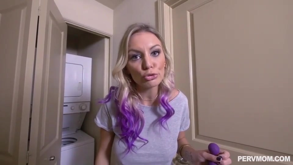 Kenzie Taylor's Stepmom Caught Playing With Toys