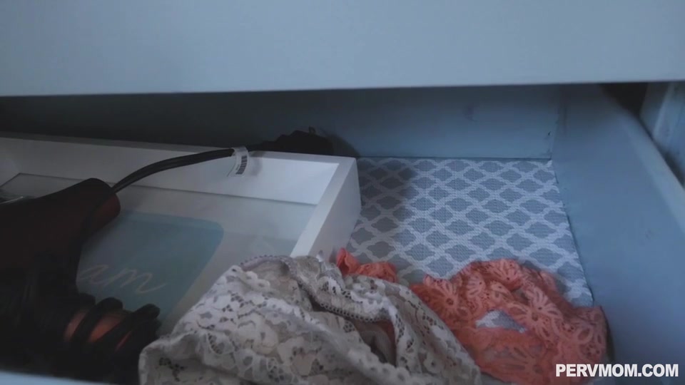 Dad's Home: Stepmom's Secret Hard Orgasm