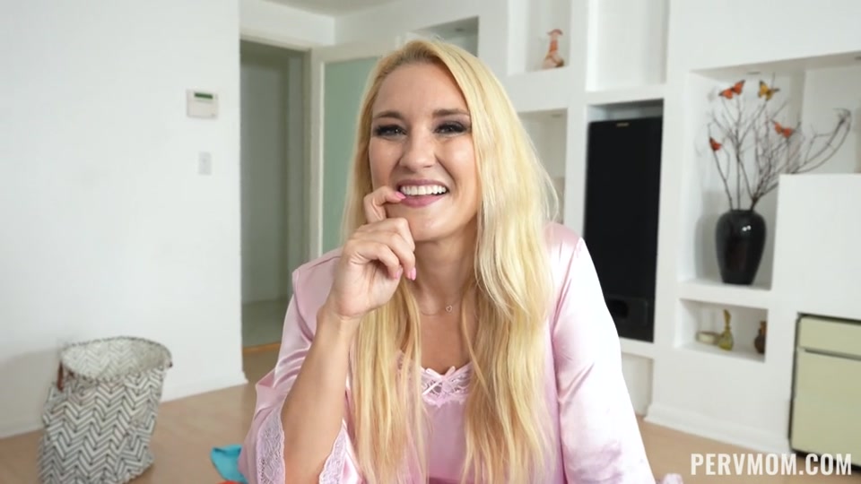 Stepmom Julia Robbie Rewards Son with Boobs and Sex