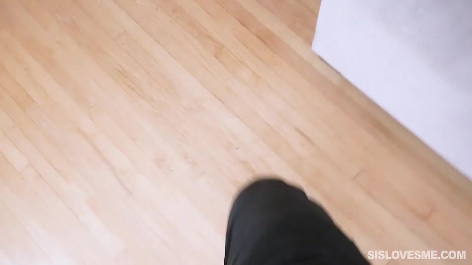 Vienna Rose's Steamy Sibling Morning Prank